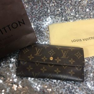 Louis vuitton large wallet